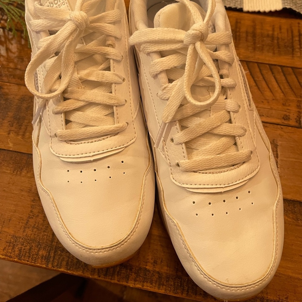 Reebok Sneakers